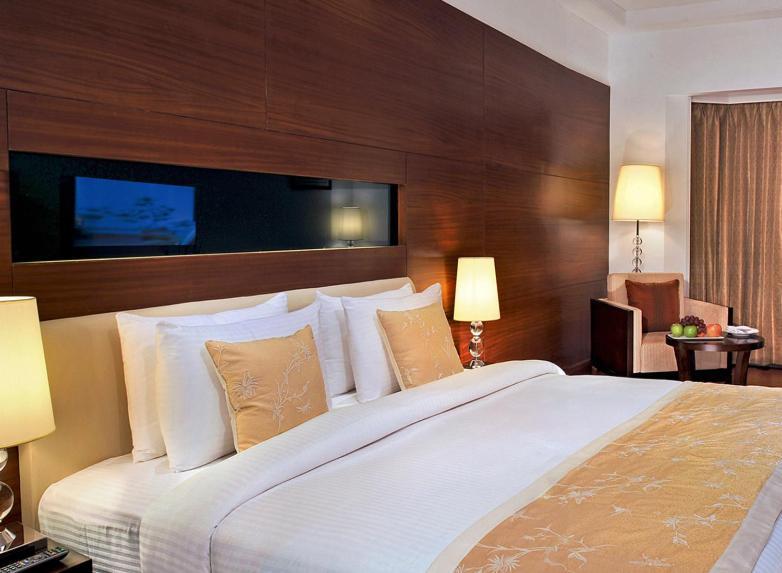 Hotel Haut Monde Gurgaon Bagian luar foto