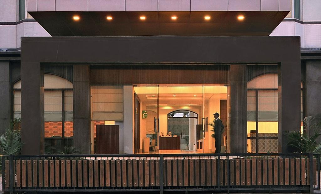 Hotel Haut Monde Gurgaon Bagian luar foto