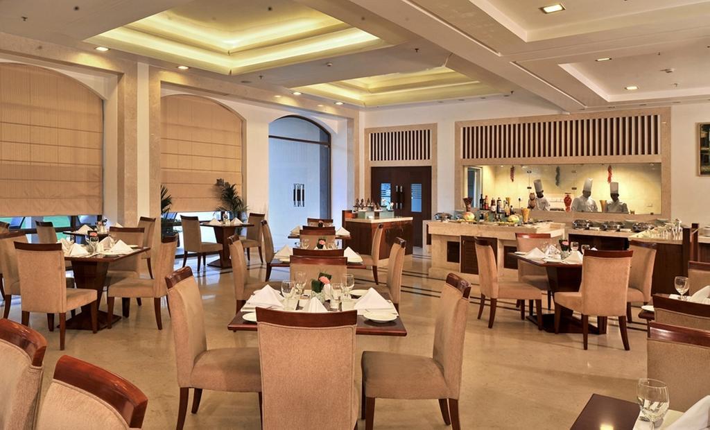 Hotel Haut Monde Gurgaon Bagian luar foto