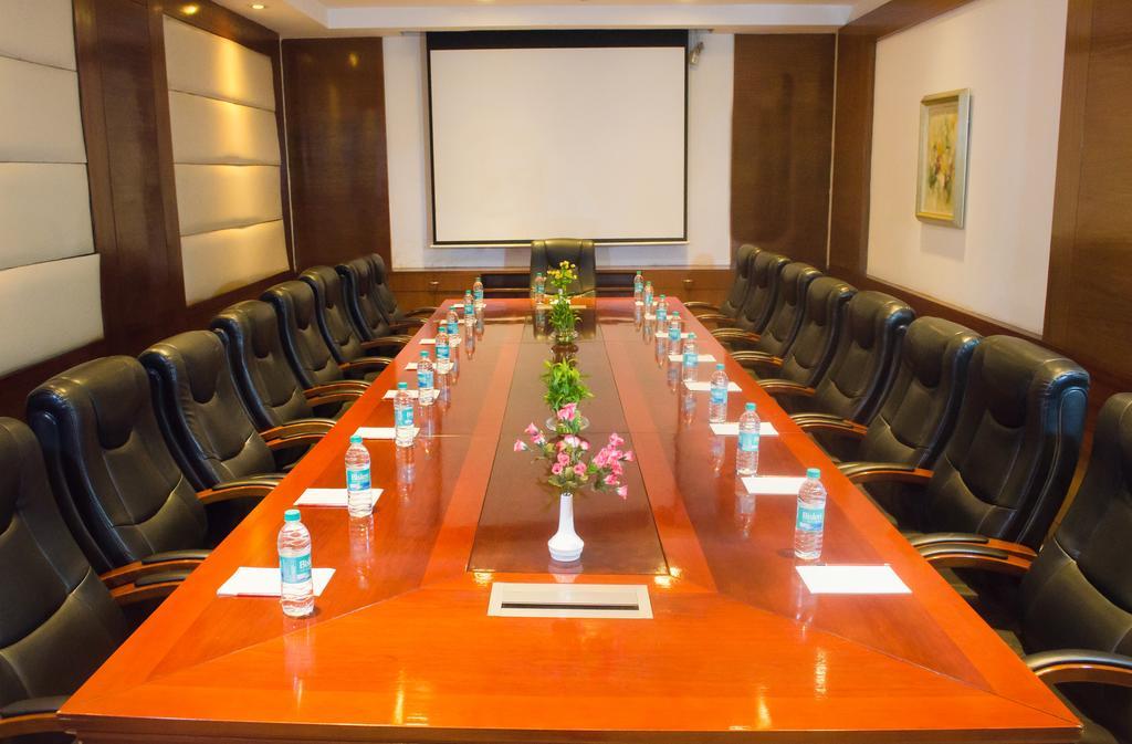 Hotel Haut Monde Gurgaon Bagian luar foto