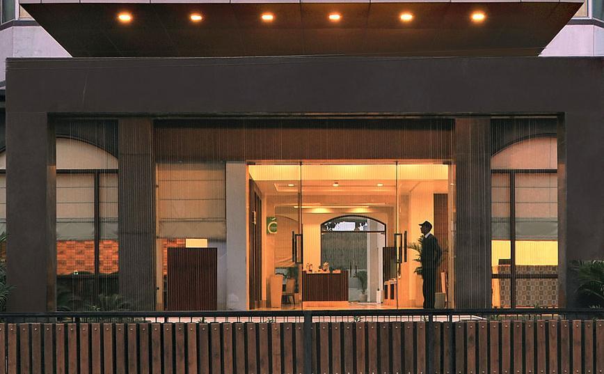 Hotel Haut Monde Gurgaon Bagian luar foto