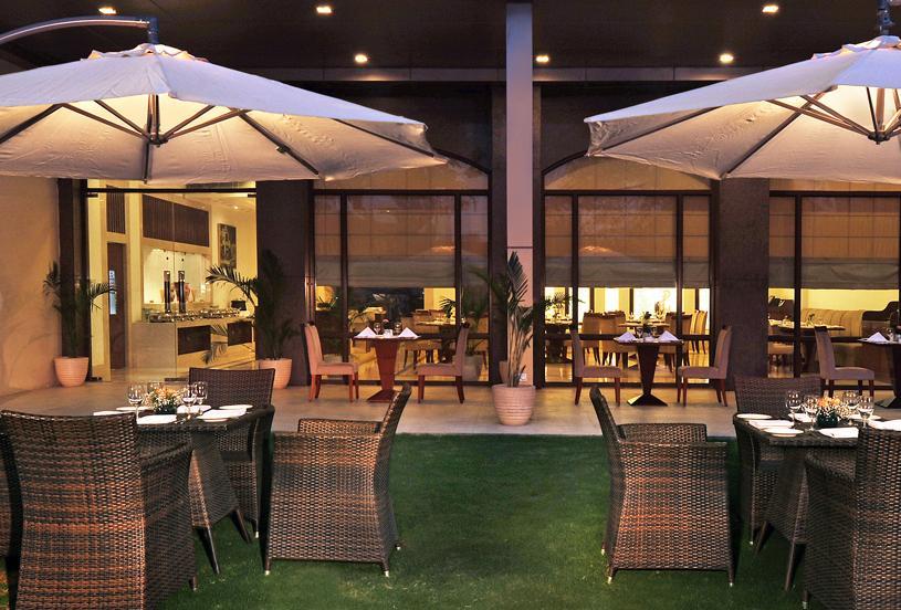 Hotel Haut Monde Gurgaon Bagian luar foto