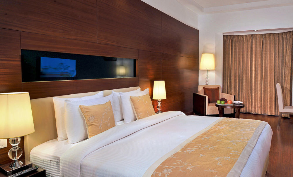 Hotel Haut Monde Gurgaon Bagian luar foto
