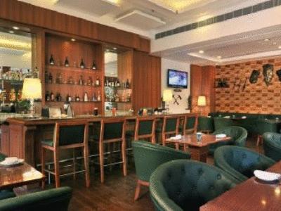 Hotel Haut Monde Gurgaon Bagian luar foto